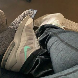 Meet your Posher, Alexus